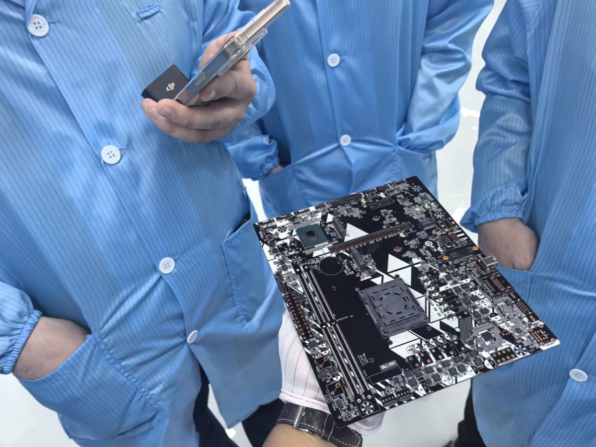 1-2 I.C.T Engenheiro conclui instala&ccedil;&atilde;o e treinamento no Uzbequist&atilde;o