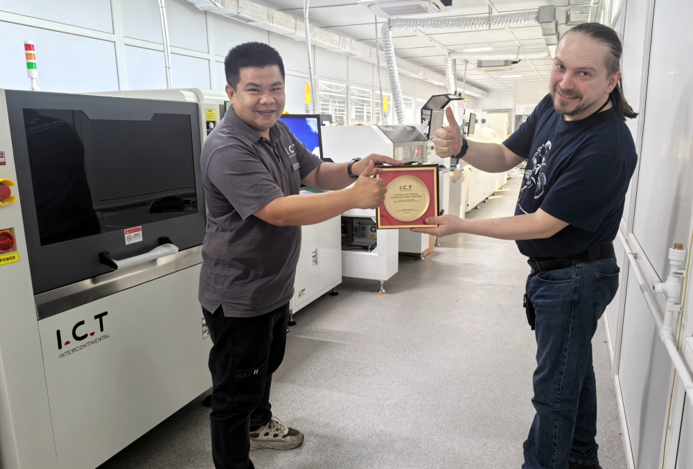 I.C.T SMT Linha na Europa 04.jpg