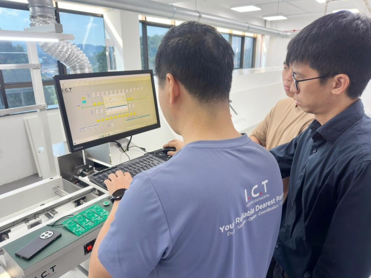 Instala&ccedil;&atilde;o no local e suporte para treinamento de engenheiros