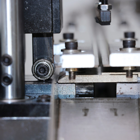 I.C.T | Máquina de corte de plugue totalmente automática PCB