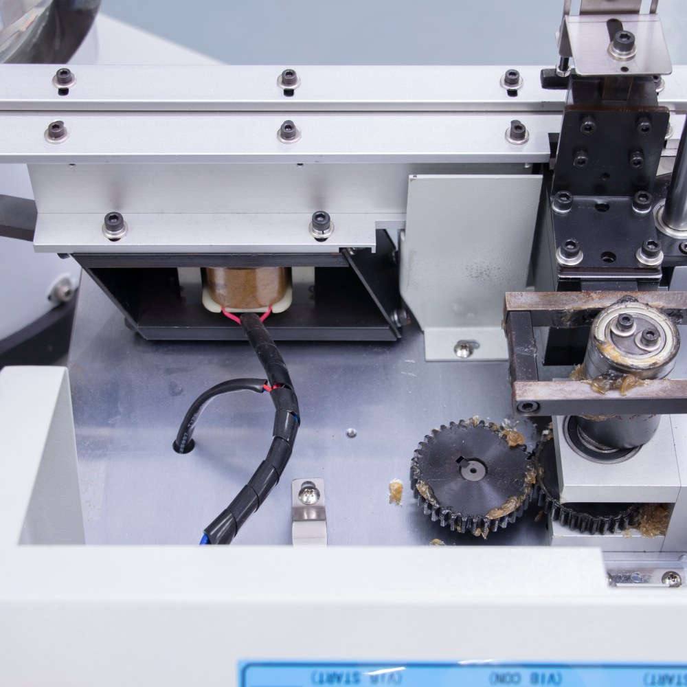 I.C.T | Máquina automática de corte de chumbo de componentes
